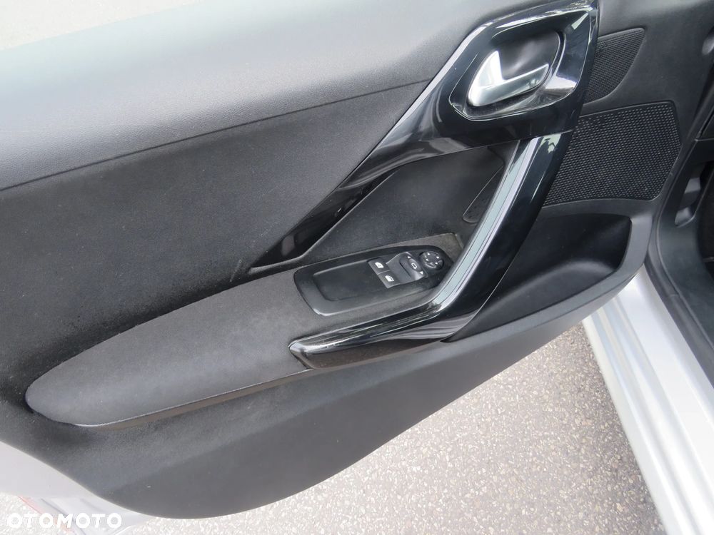 Peugeot 208 1.6 e-HDi Active STT - 8