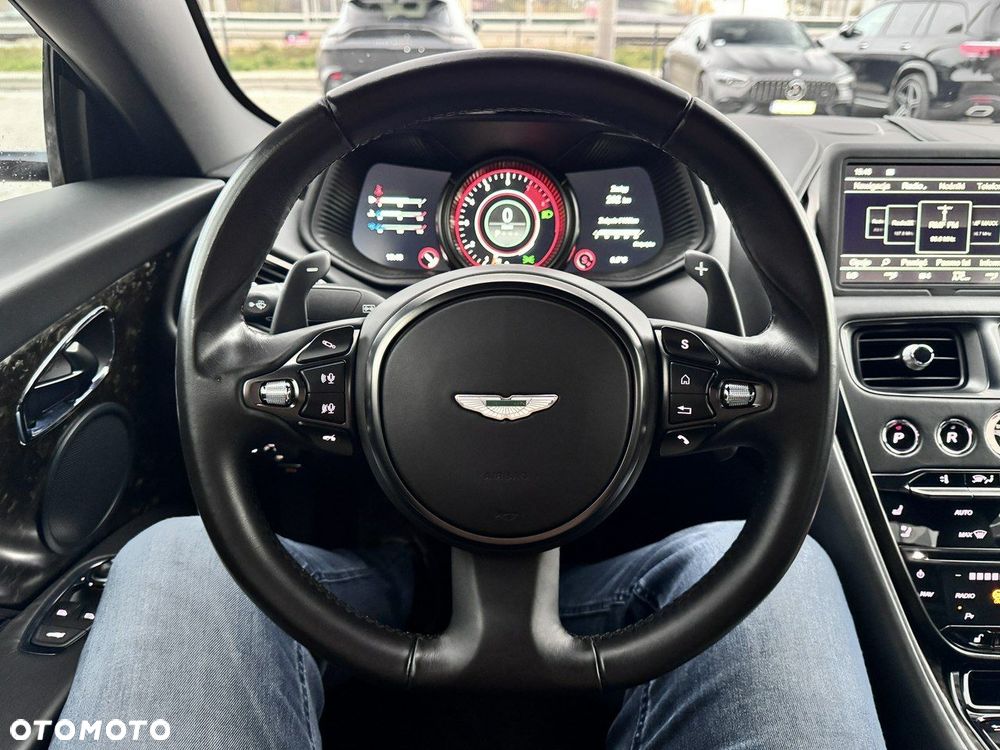 Aston Martin DB11 - 22