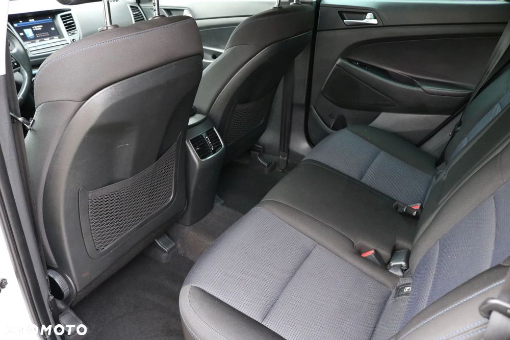 Hyundai Tucson 1.7 CRDI BlueDrive GO 2WD - 27