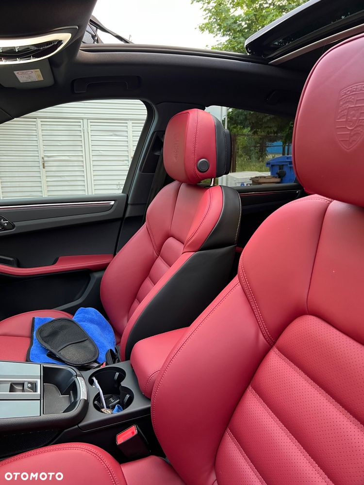 Porsche Macan T - 33