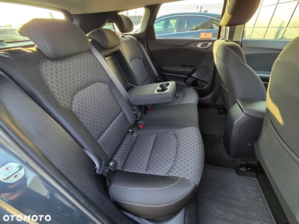 Kia Ceed 1.5 T-GDI L Business Line Plus DCT - 38