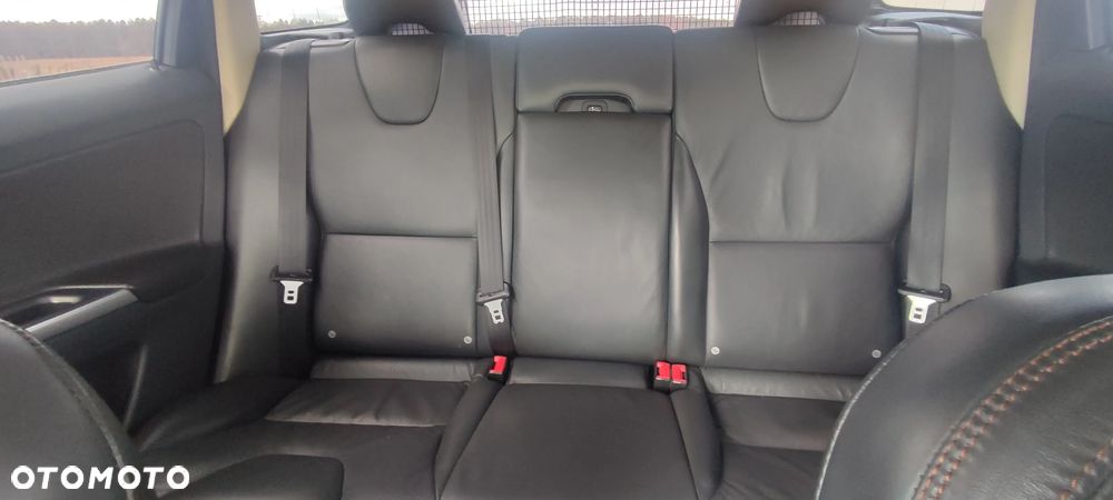 Volvo XC 60 D5 AWD - 38