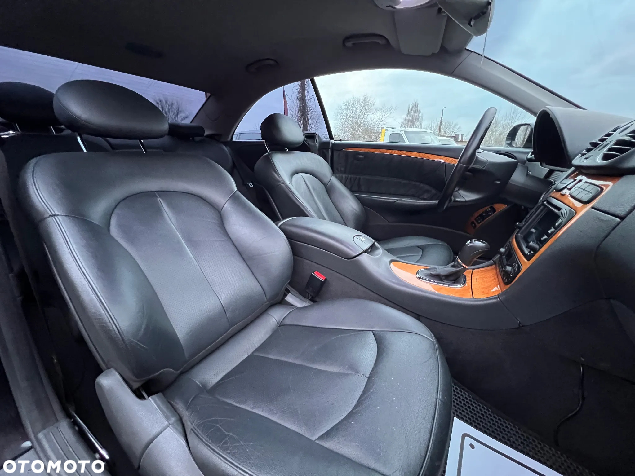 Mercedes-Benz CLK - 12