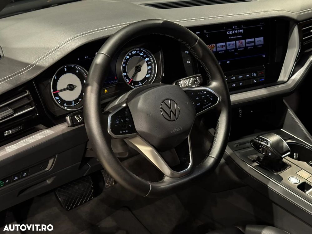 Volkswagen Touareg - 38