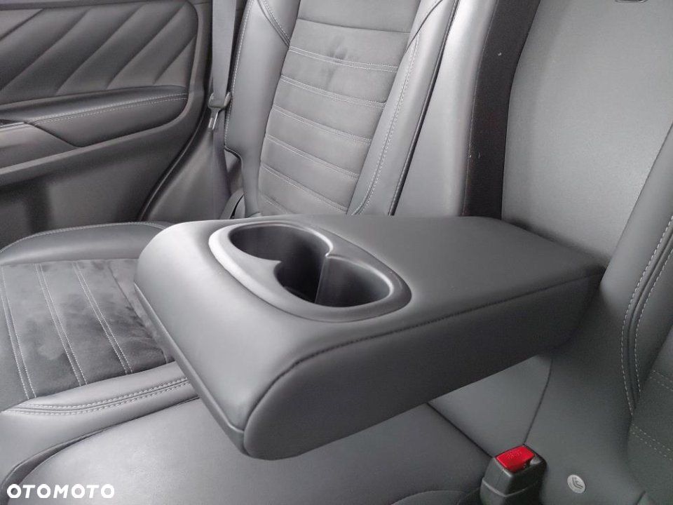 Mitsubishi Outlander - 7