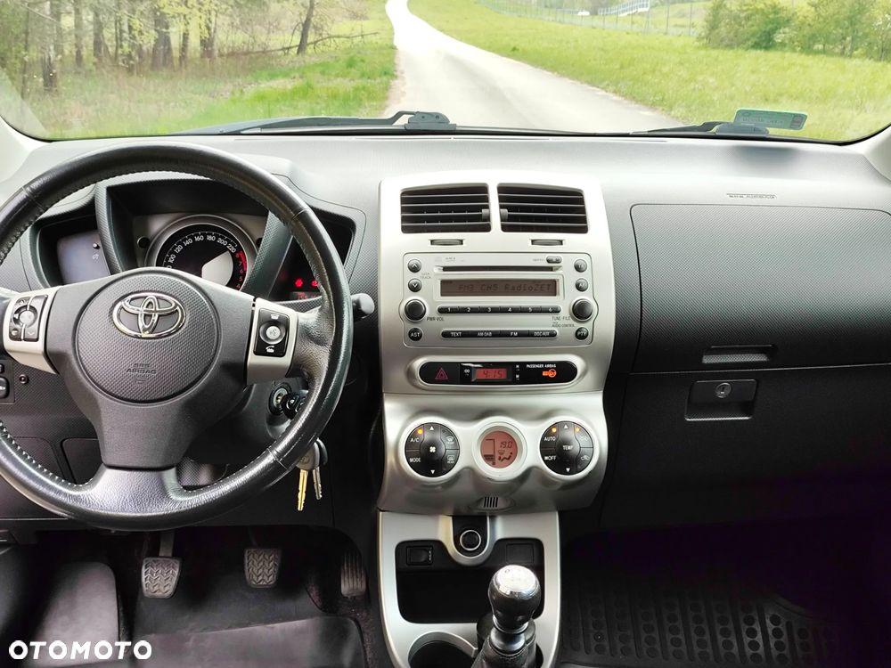 Toyota Urban Cruiser 1.33 Sol - 15