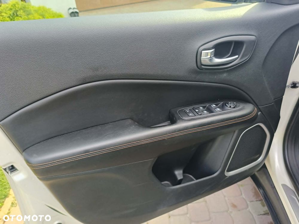Jeep Compass 1.4 MultiAir Limited - 23