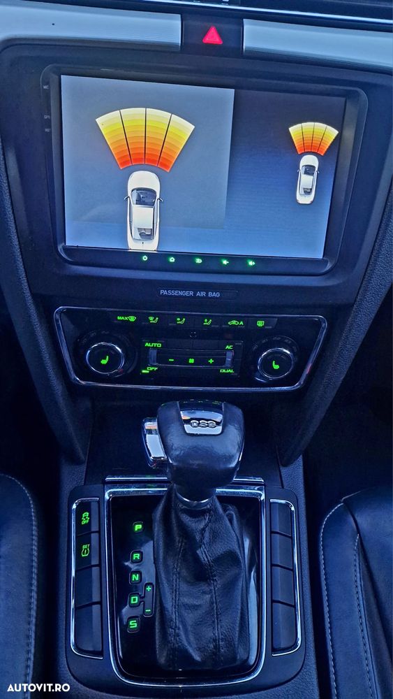 Skoda Superb 2.0 TDI DSG Elegance - 17