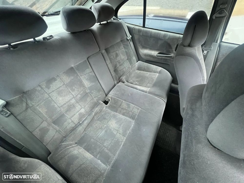 Renault Mégane 1.4 16V RTE - 5