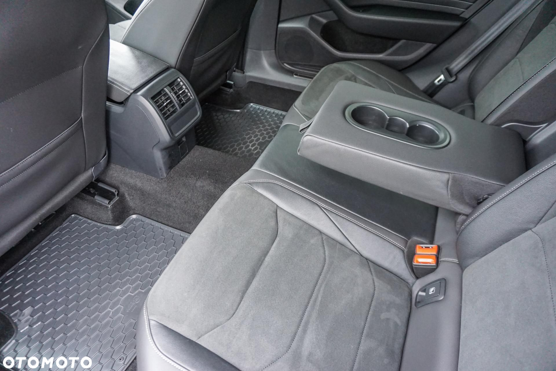 Volkswagen Arteon 2.0 TSI R-Line DSG - 11