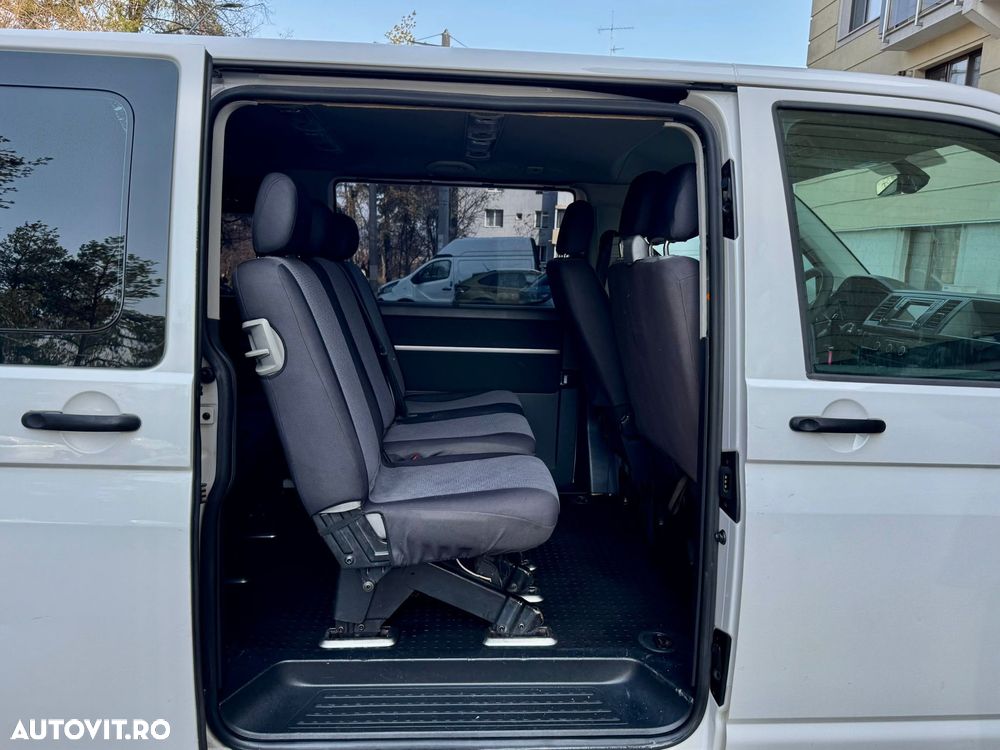 Volkswagen Caravelle - 8