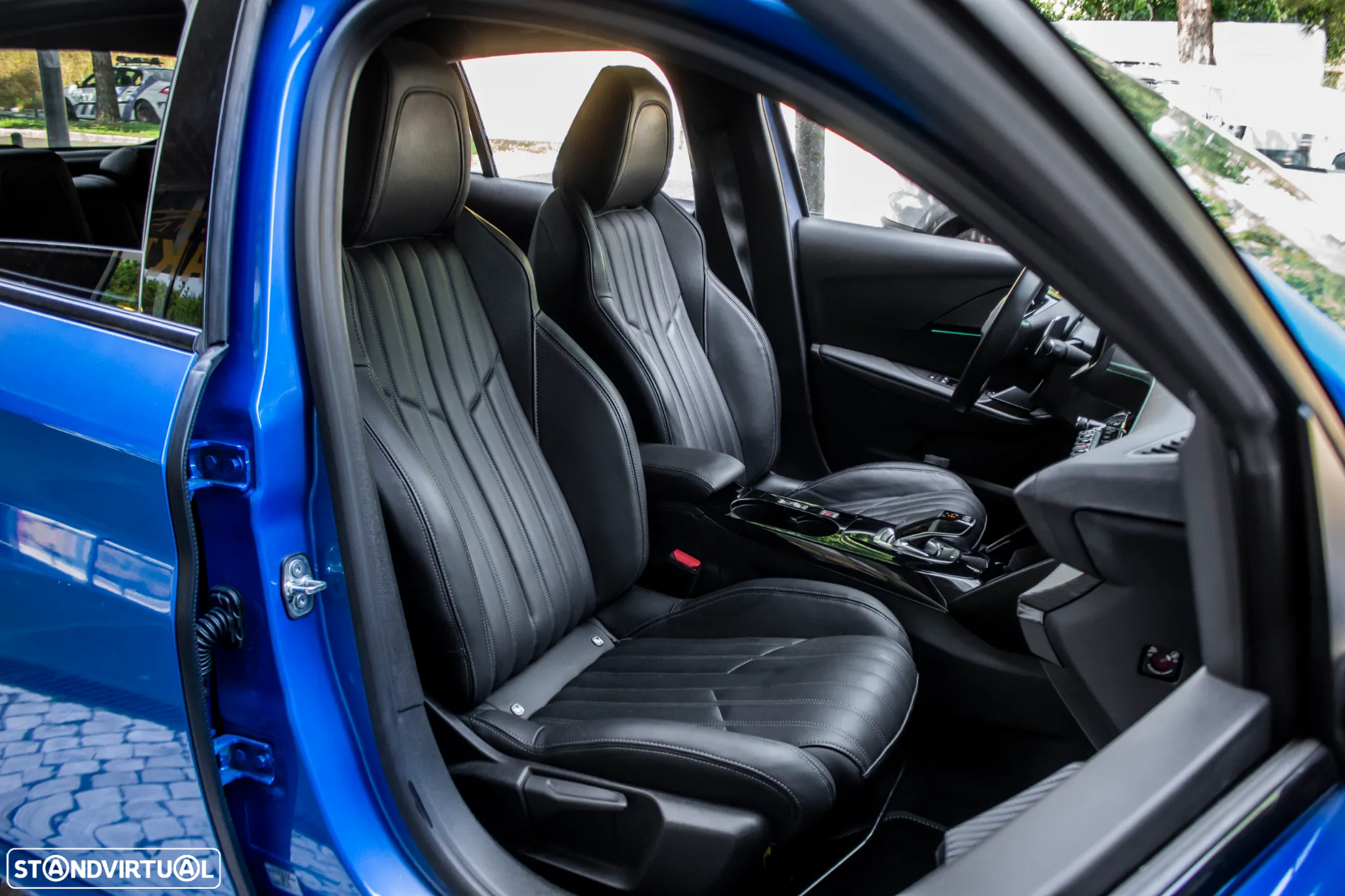 Peugeot 208 1.2 PureTech GT EAT8 - 27