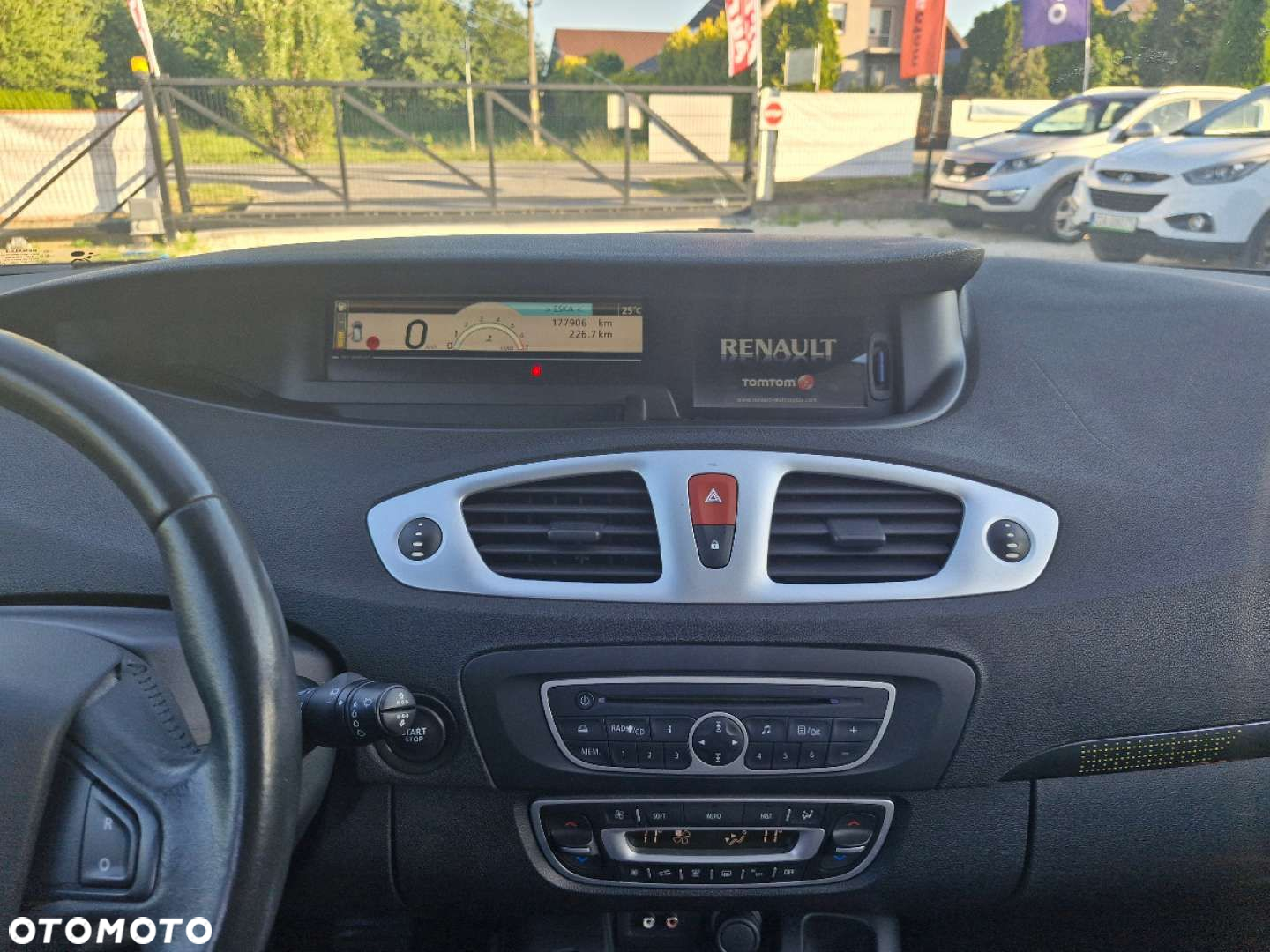 Renault Grand Scenic - 28