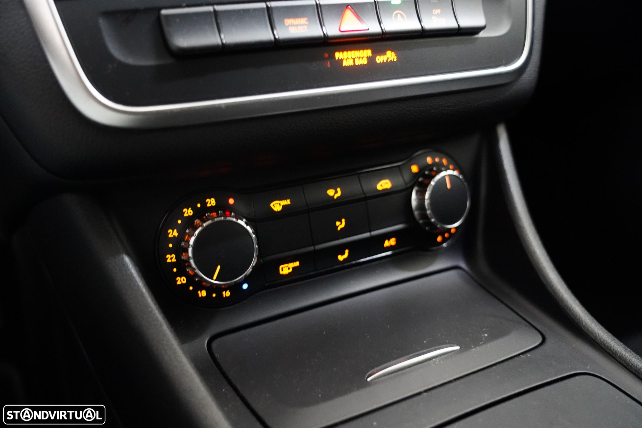 Mercedes-Benz GLA 180 CDi Urban Aut. - 14