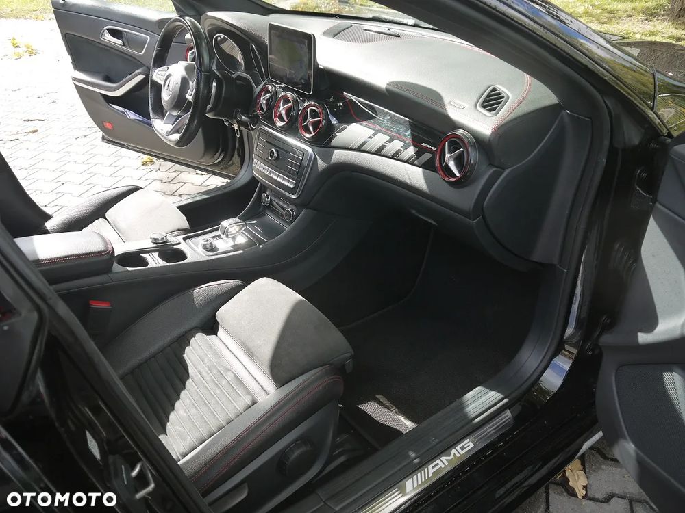 Mercedes-Benz CLA AMG 45 4-Matic - 25