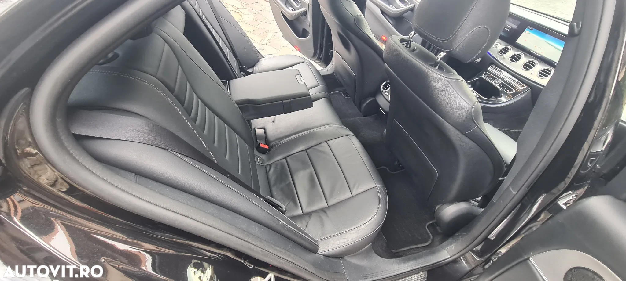 Mercedes-Benz E 220 d 9G-TRONIC AMG Line - 27