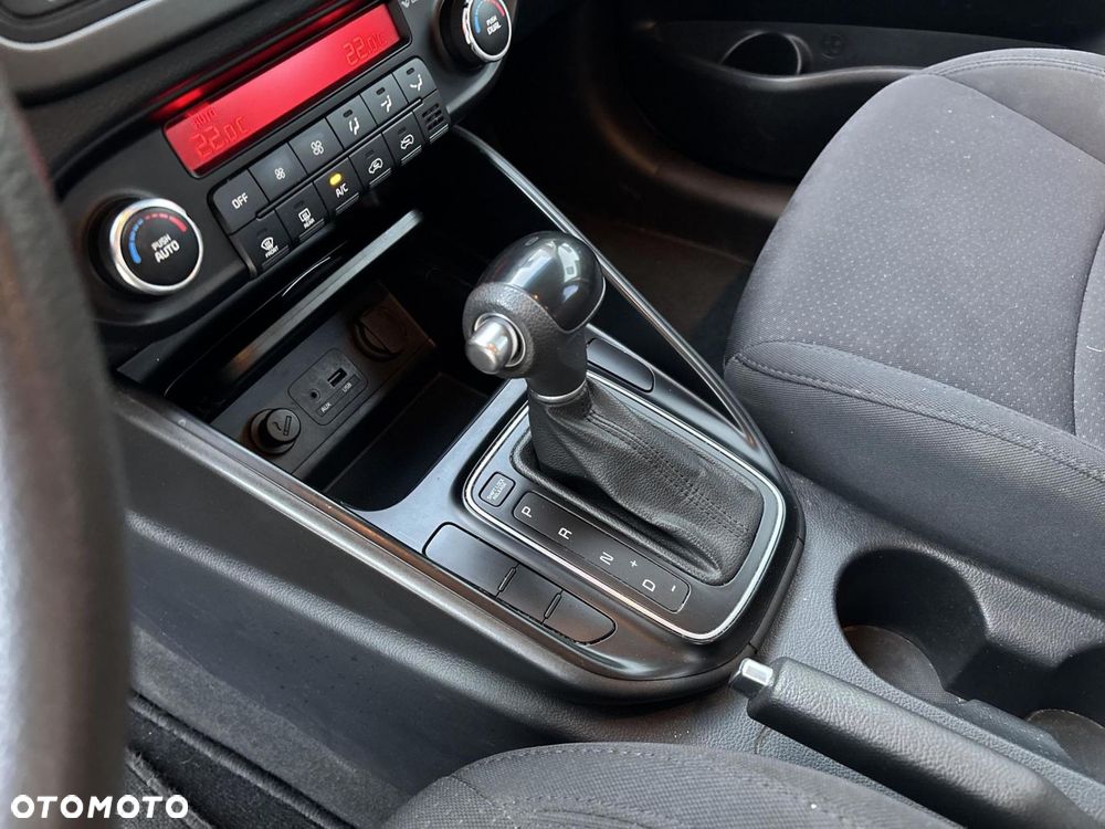 Kia Carens 1.7 CRDi L 7os - 16