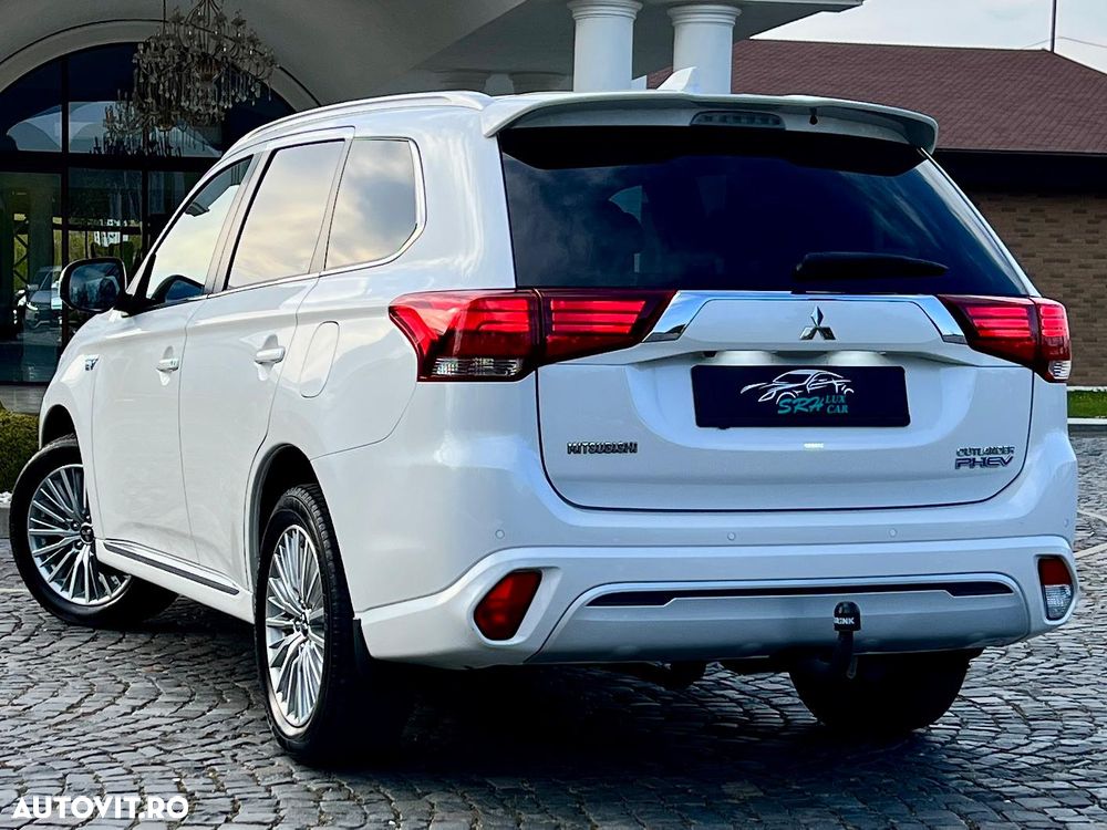 Mitsubishi Outlander 2.4 4WD Plus - 3