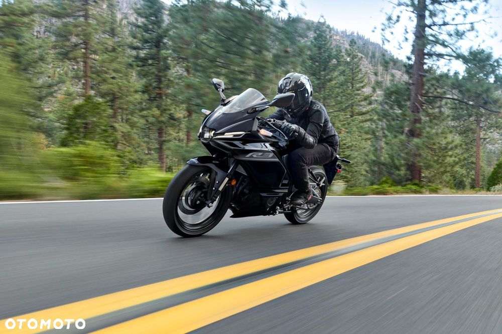 Yamaha R3 - 3