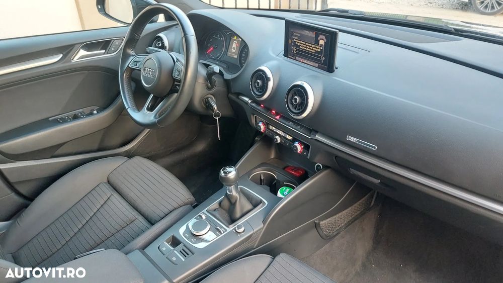 Audi A3 ack 1.5 35 TFSI Basic - 9