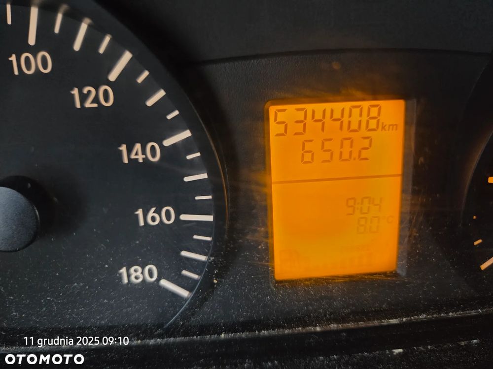 Mercedes-Benz Sprinter - 5