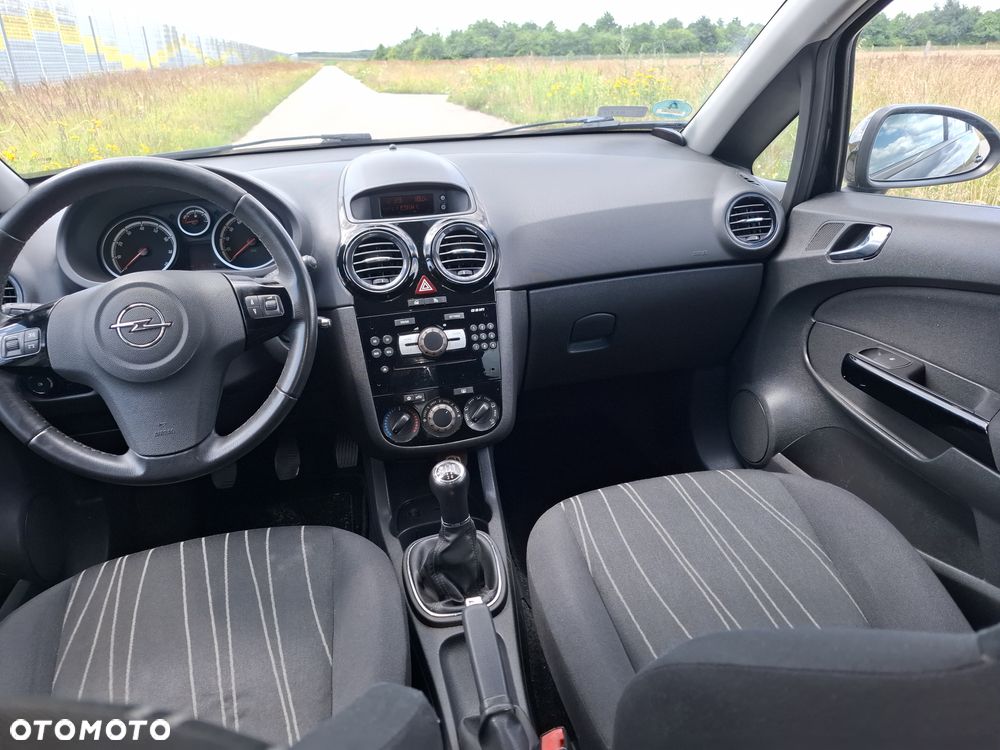 Opel Corsa 1.4 16V Color Edition - 11