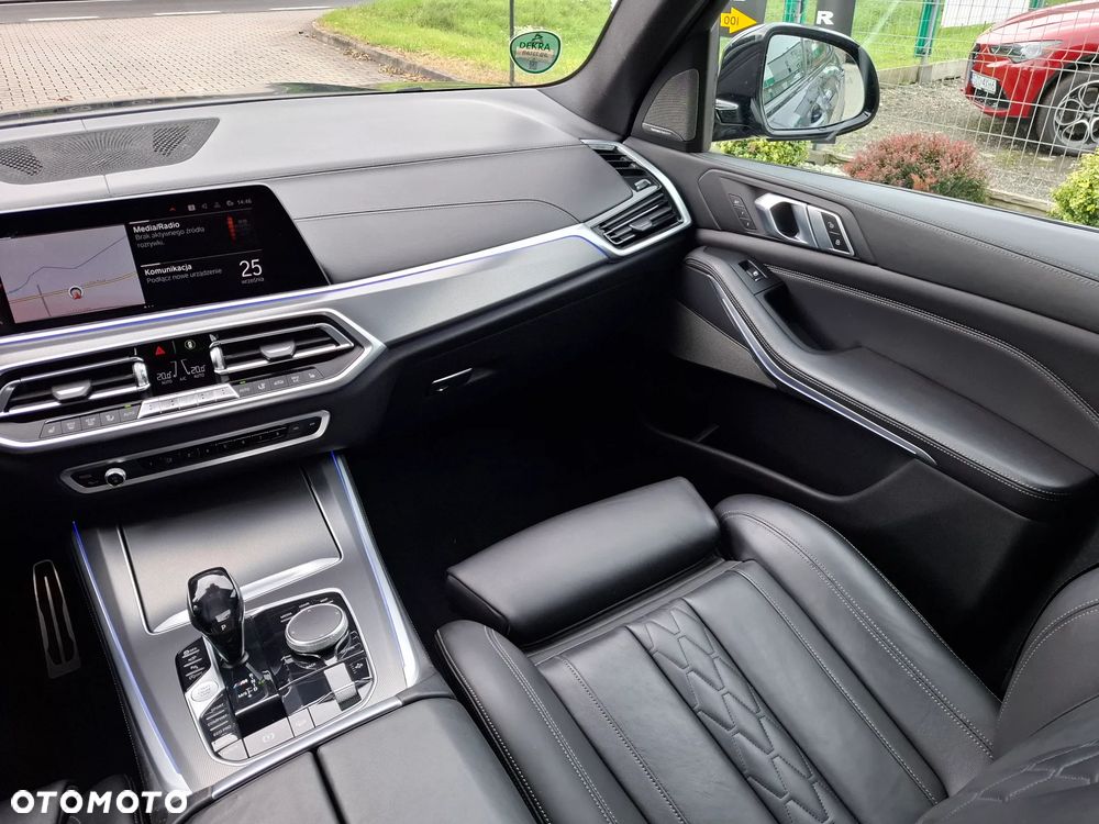 BMW X5 M M50d - 25
