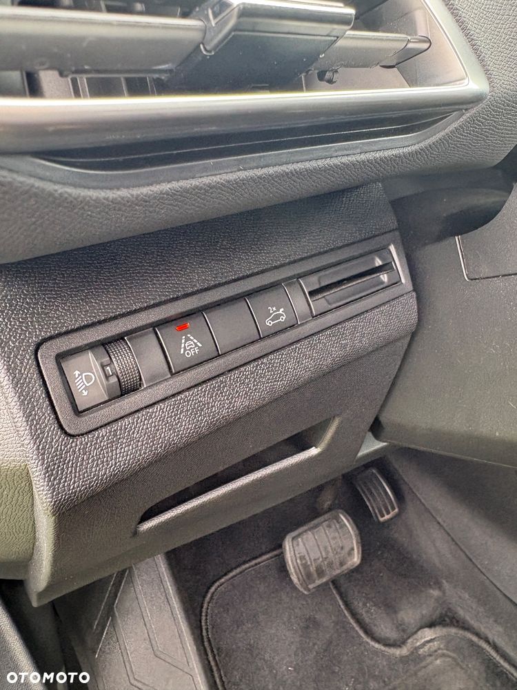 Peugeot 3008 1.5 BlueHDi Allure Pack S&S EAT8 - 16
