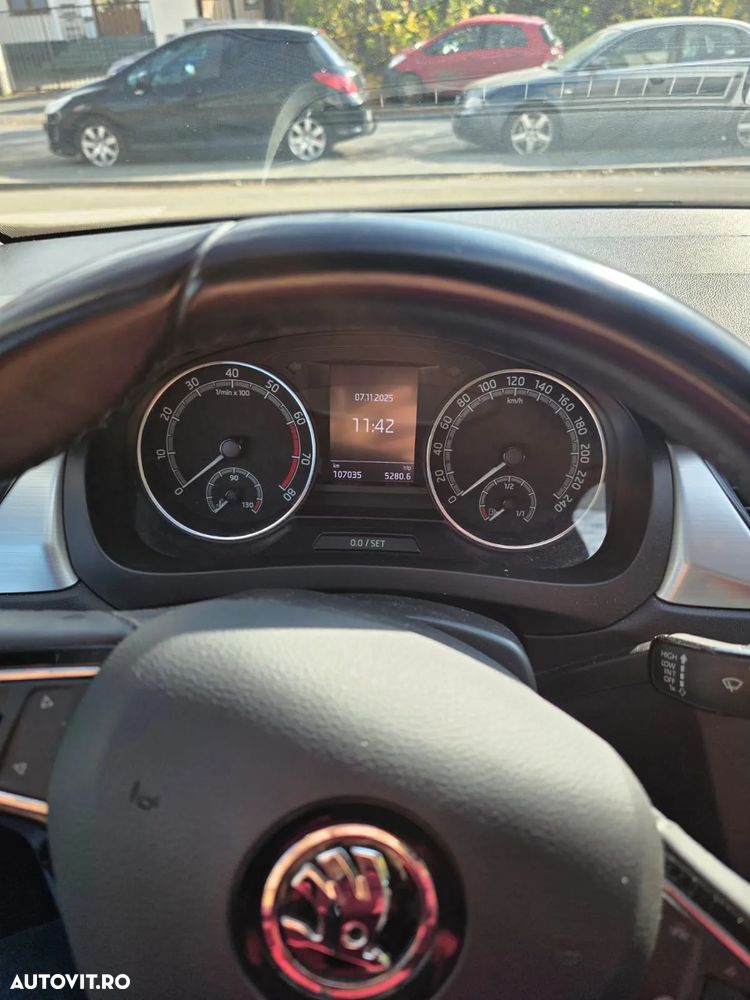 Skoda RAPID Spaceback 1.4 TSI DSG Style - 7