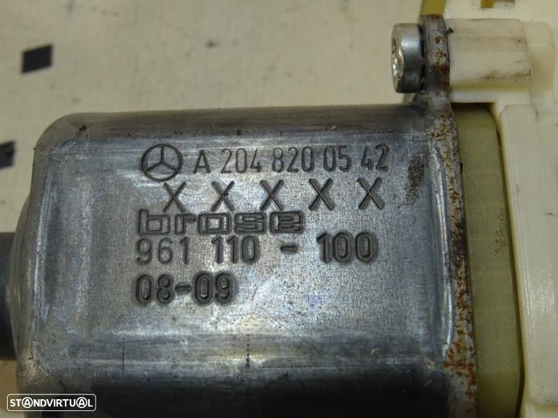 Motor Do Elevador De Vidros Mercedes-Benz C-Class (W204)  0130822442 / - 8