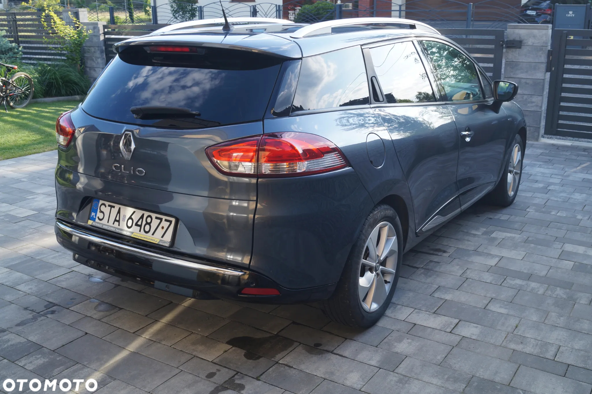 Renault Clio 1.2 16V Limited Plus - 10