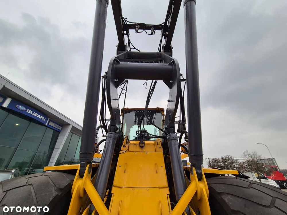 Volvo L 180E 4X4 / HEAVY DUTY / ŁADOWARKA KOŁOWA / CHWYTAK DO BALI I DREWNA / WIELE ZASTOSOWAŃ / OD PIERWSZEGO WŁAŚCICIELA / DOBRY STAN / MOŻLIWOŚĆ TRANSPORTU - 24