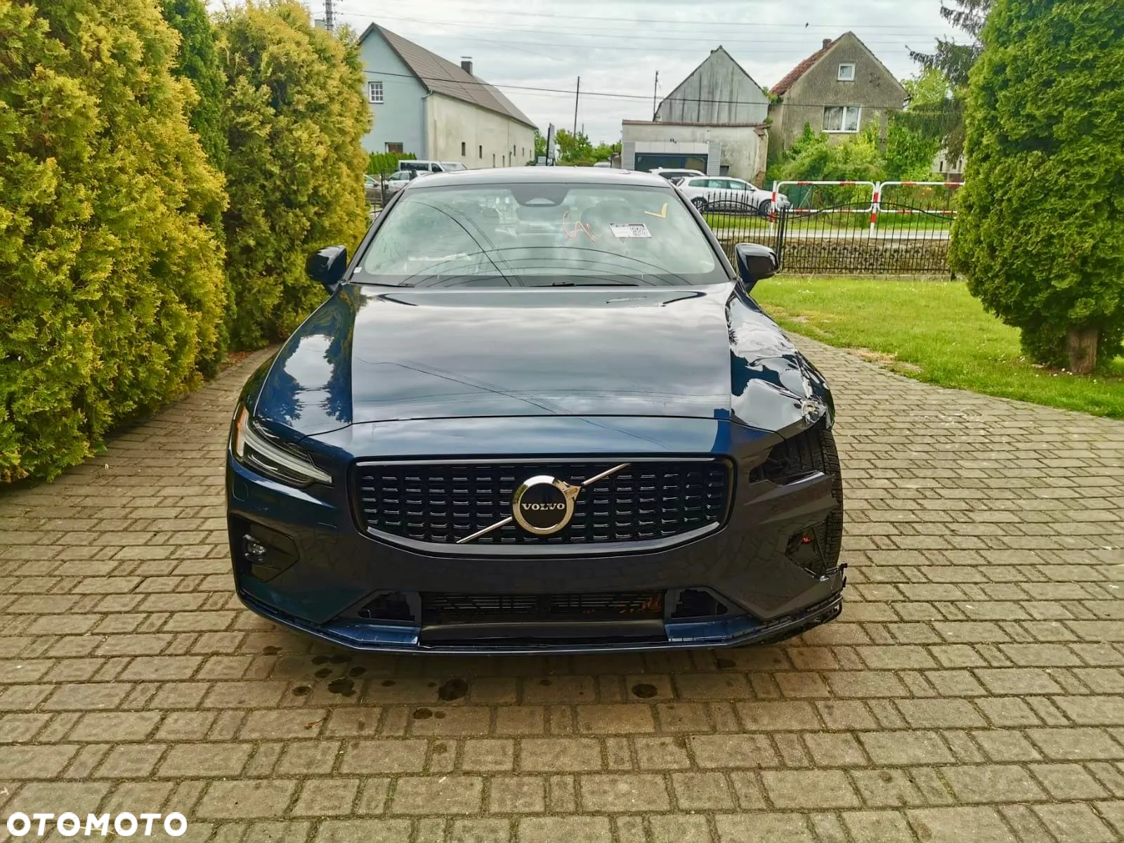 Volvo S60 B5 B AWD Plus Dark - 3
