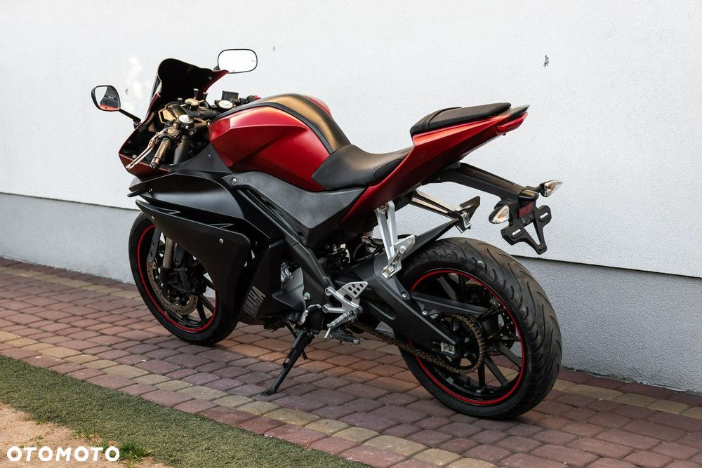 Yamaha YZF - 4