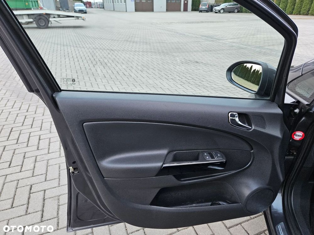 Opel Corsa 1.4 16V Cosmo - 22