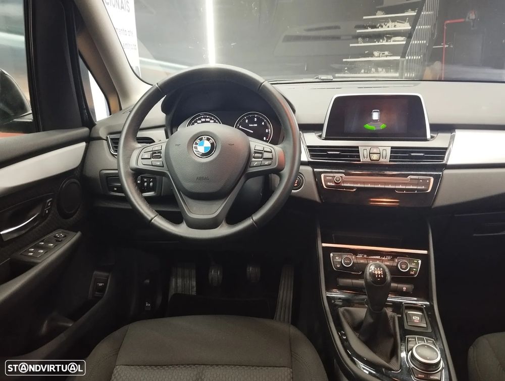 BMW 216 Gran Tourer d - 14