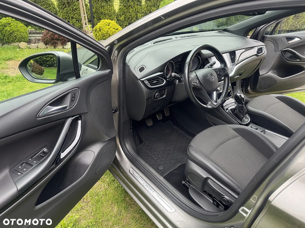 Opel Astra 1.4 Turbo Innovation - 11
