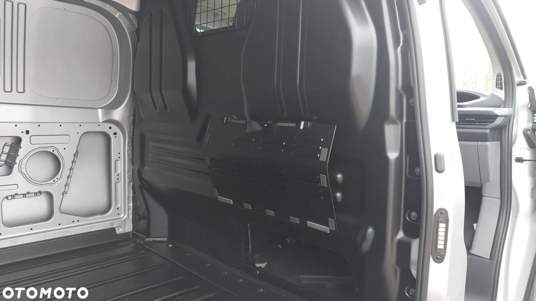 Ford Transit Custom - 28