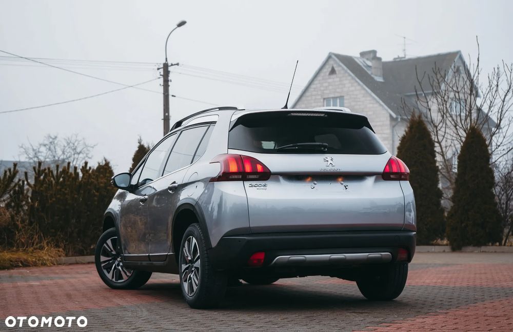 Peugeot 2008 PureTech 110 GPF Stop&Start EAT6 Allure - 8