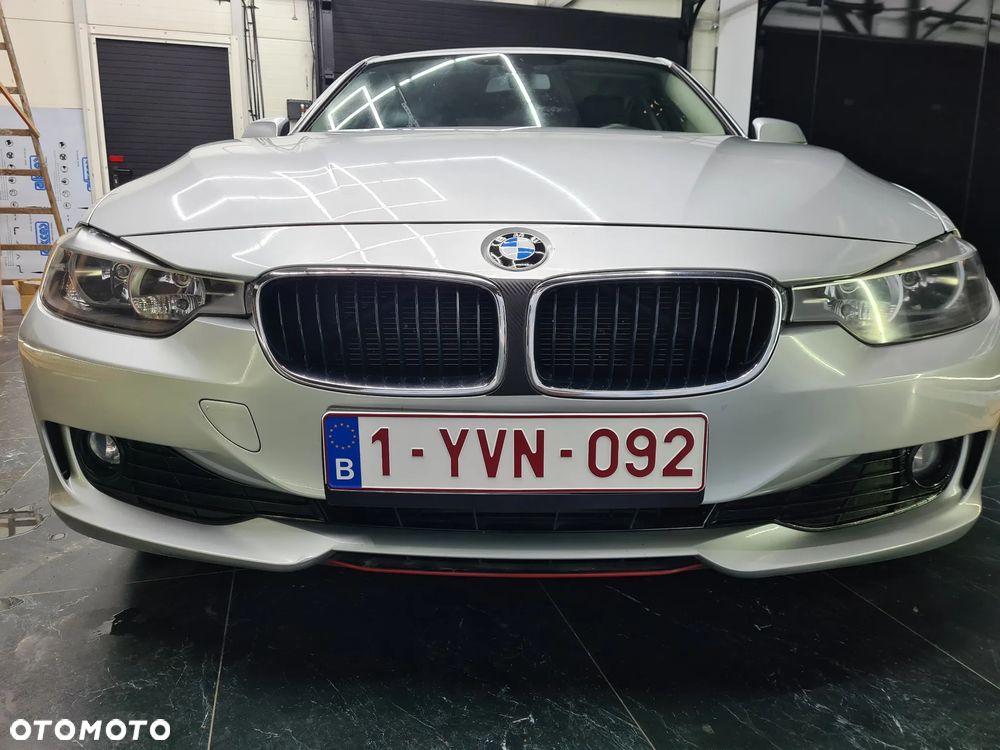 BMW Seria 3 316d Sport Line - 13