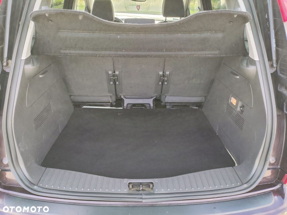 Ford C-MAX - 19
