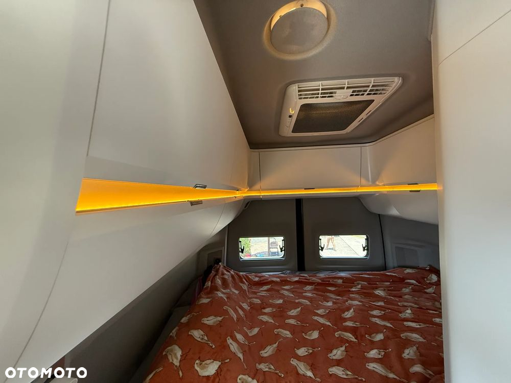 Volkswagen Crafter Grand California 600 - 17