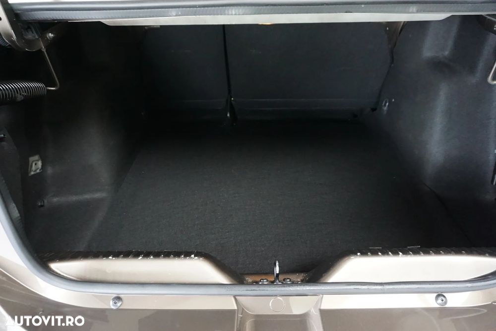 Dacia Logan TCe 90 MT6 Prestige - 13