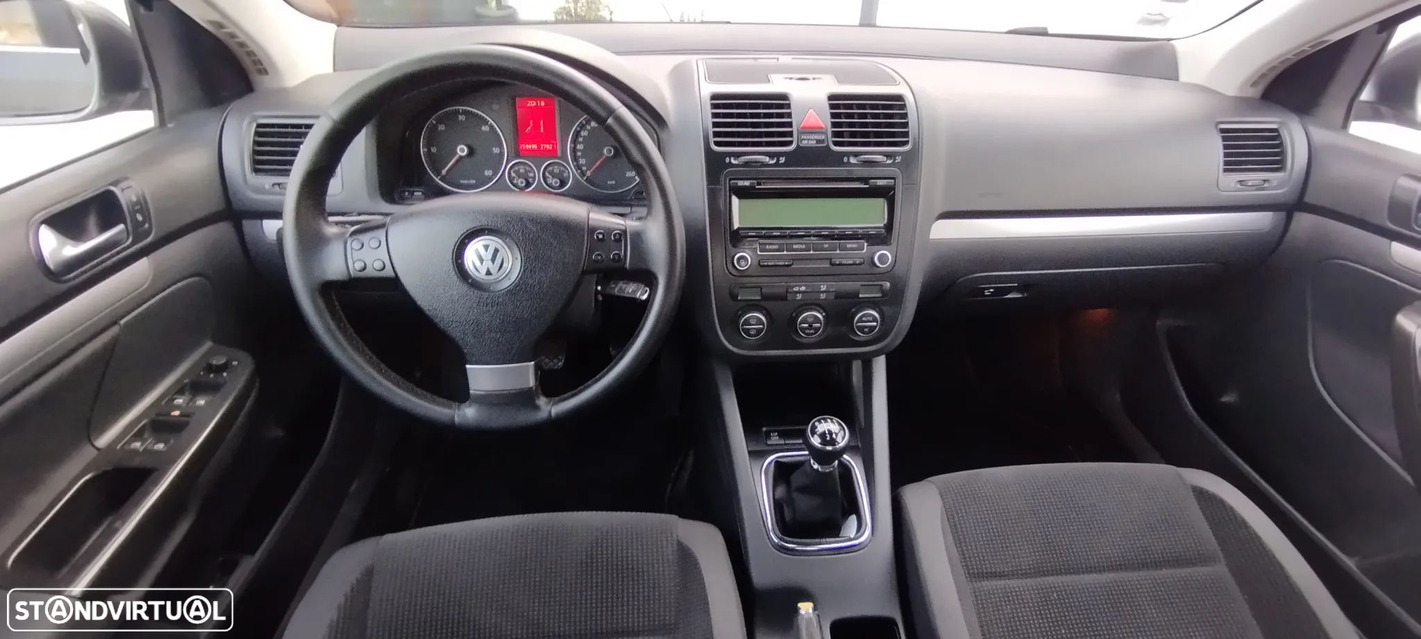 VW Jetta 1.9 TDi BlueM. Confortline - 23