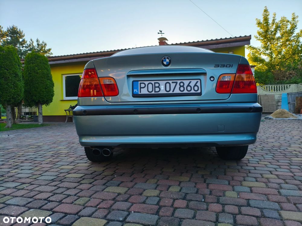 BMW Seria 3 330i - 13