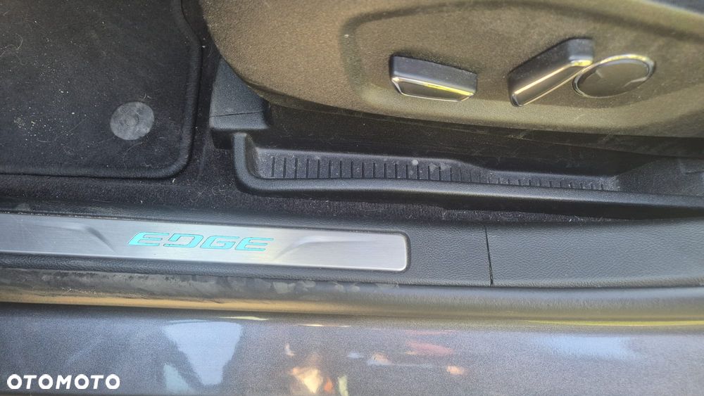Ford Edge 2.0 EcoBlue Bi-Turbo 4x4 Titanium - 10