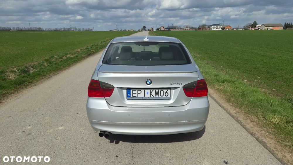 BMW Seria 3 325i - 8