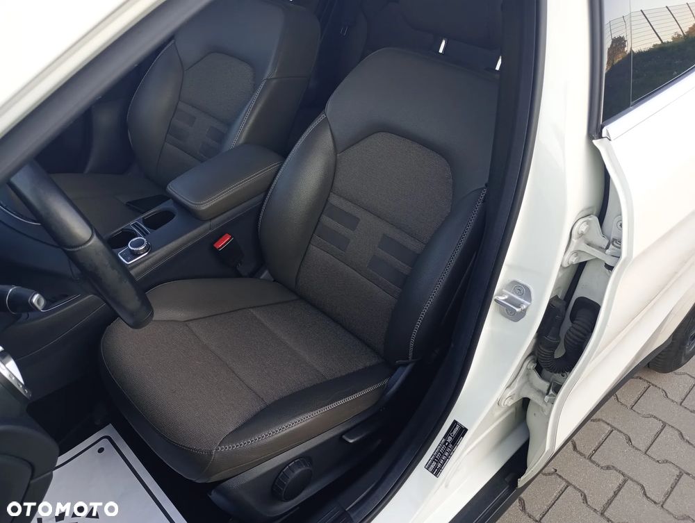 Mercedes-Benz GLA 200 UrbanStyle Edition - 12