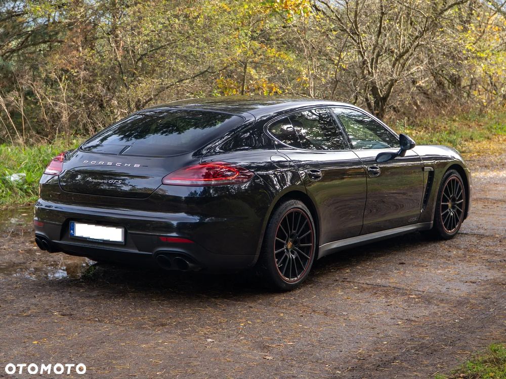 Porsche Panamera GTS - 4