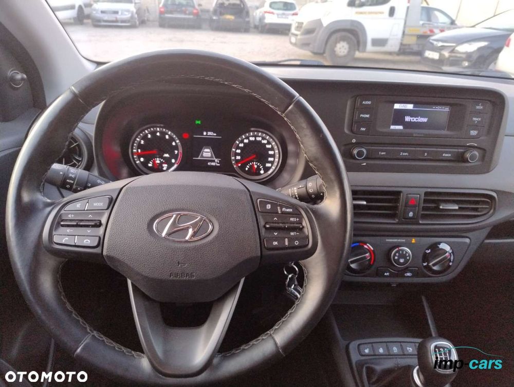Hyundai i10 - 12